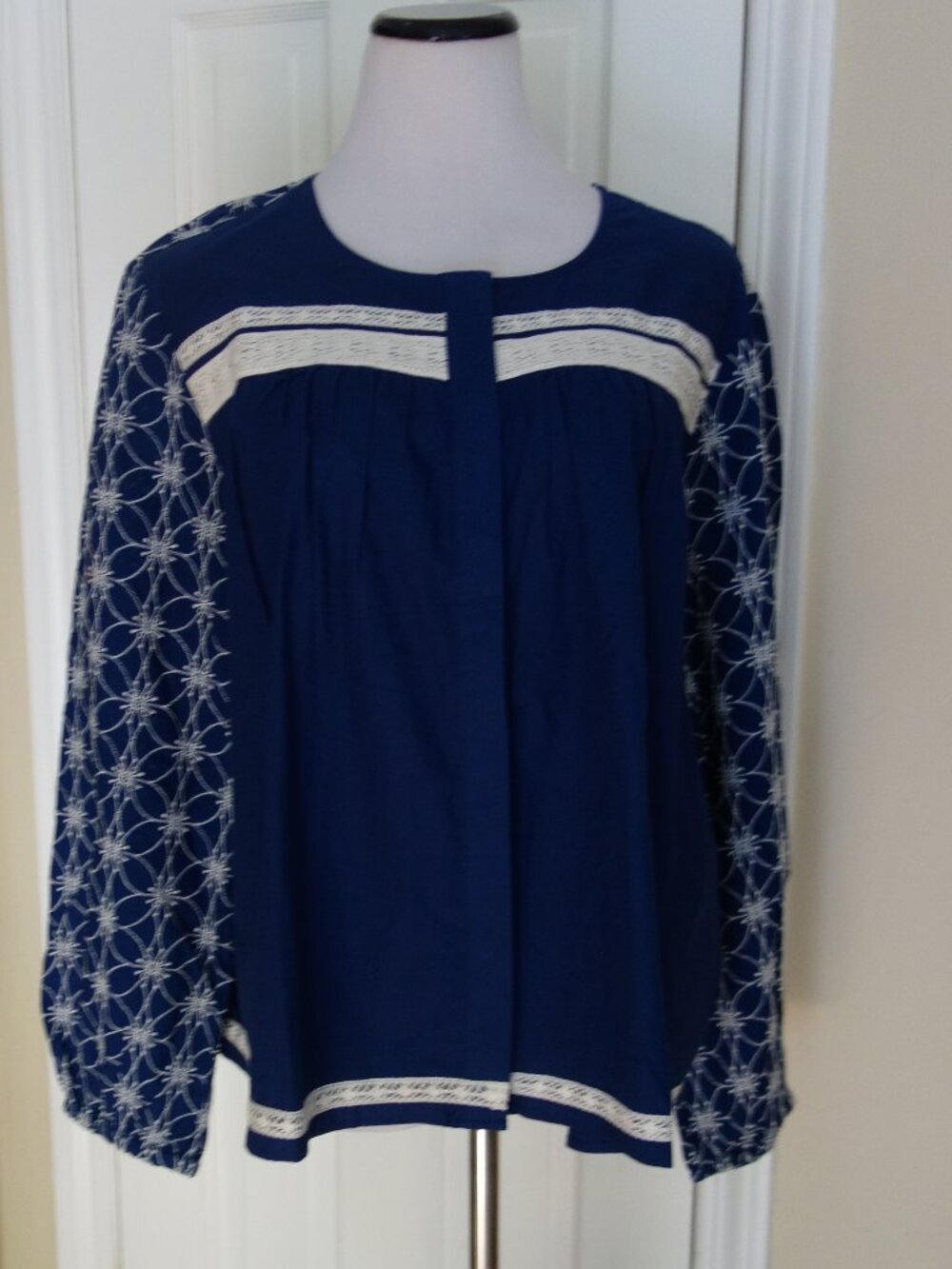 NWT LOGO LAVISH Navy Snap Front Boho Top w/ Lace & Embroidery – XL